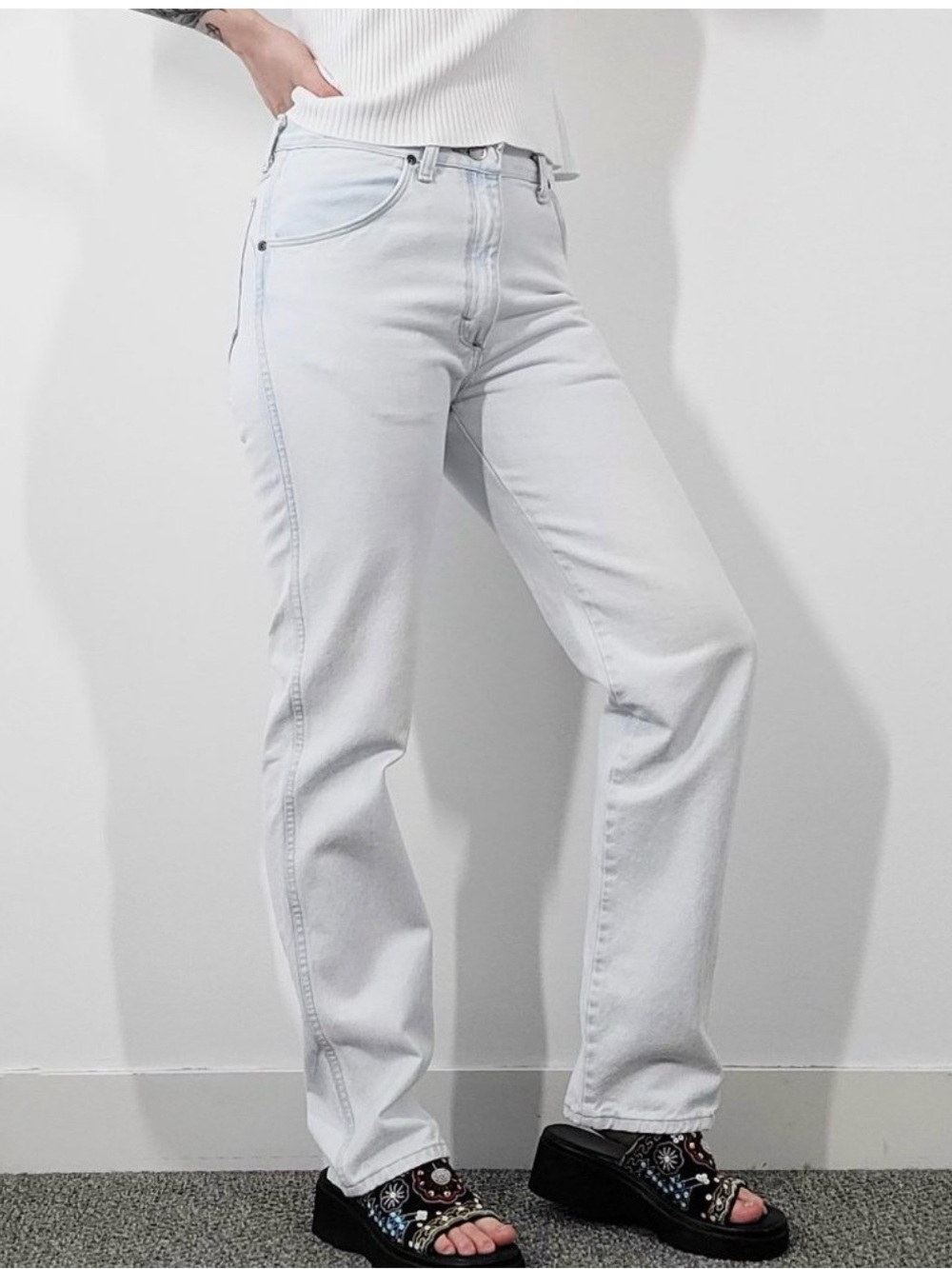 Wrangler Women's Straight Leg Jeans in Light Wash White